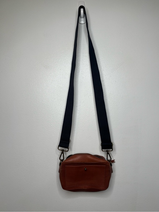 Madewell Handbags - Madewell Transport Camera Bag Cow Leather